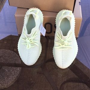 Yeezy Boost 350 women’s 6.5. Butter.